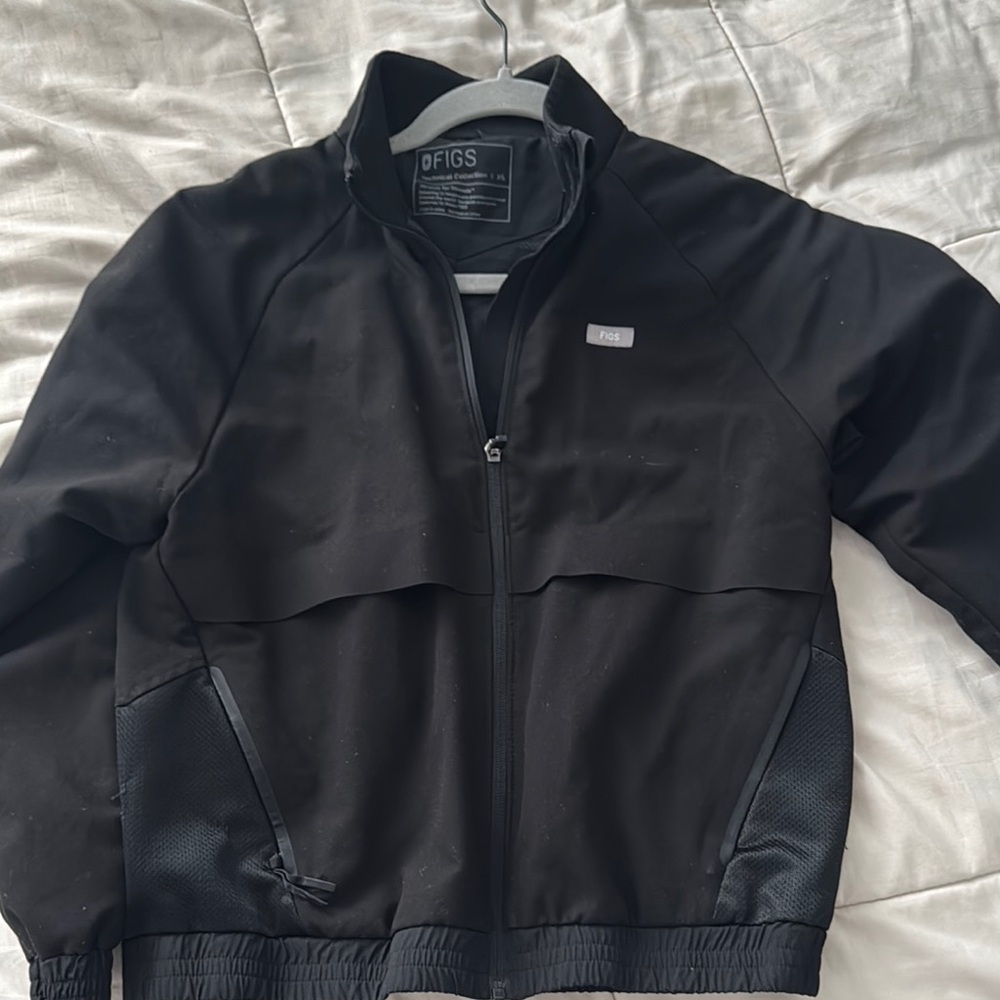 Figs Black Lightweight Shirt Jacket with Full-Length Zipper